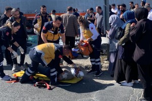 Tekirdağ'da, yolcu otobüsü ile TIR çarpıştı: 3 yaralı