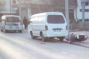 Devrilerek 9 metre sürüklenen motosikletin sürücüsü ağır yaralandı