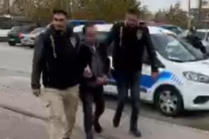 Kaçırıldığı notu bırakıp, istediği 300 bin lira fidyeyi almaya gelince yakalandı