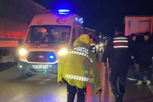 Sırayı bozan TIR sürücüsünün neden olduğu kazada TIR sürücüsü öldü