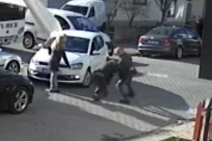 Trafikte tartıştığı sürücüyü tabancayla öldürdü; olay anı kamerada