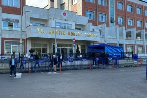 15 yaşındaki lise öğrencisiyle ilişkiye 3 yıl hapis