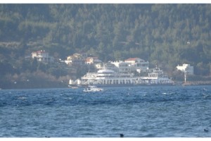 Bozcaada ve Gökçeada'ya yarınki feribot seferleri iptal edildi