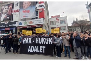 Edirne'de CHP İl Başkanlığı önünde, 'adayımızı geri istiyoruz' eylemi