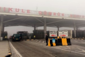 Kapıkule'de 'kaçakçılığa göz yumma' operasyonunda 4'ü memur 7 tutuklama