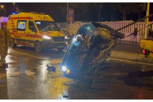 Otomobil takla attı : 2 yaralı