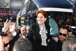Akşener: Hep birilerini seçtirdim, ilk defa şahsıma oy istiyorum