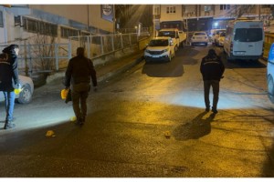 Sokak ortasında bacağından vuruldu