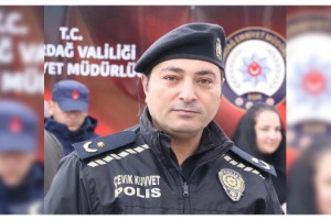 Depremzedelerin yardım malzemelerini evine götüren emniyet müdürü, kalp krizinden öldü