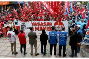 Edirne'de 1 Mayıs kutlamasına 2 bin kişi katıldı