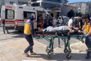 Kaldığı otel girişinde doğum yaptı