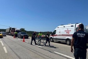 Malkara'da otomobil ile hafif ticari araç çarpıştı: 3 yaralı