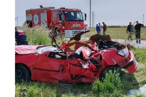 Tekirdağ'da yolda çıkan otomobil, elektrik direğine çarptı: 1 yaralı