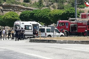 2 otomobilin çarpıştığı kazada 5 kişi yaralandı