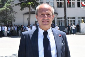 Büyükkarıştıran'da seçmenler, sandık başına gitti; CHP'nin adayı kazandı