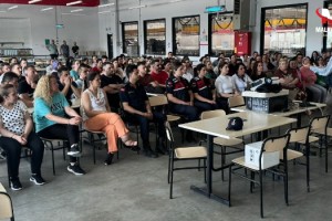 Jandarmadan, uyuşturucu ile mücadelede çalışan annelere bilgilendirme