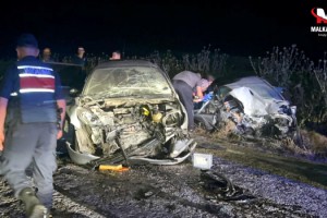 Oğlunun kullandığı otomobili sollamaya çalışan çalışan baba, kazaya neden oldu: 3 ölü, 5 yaralı