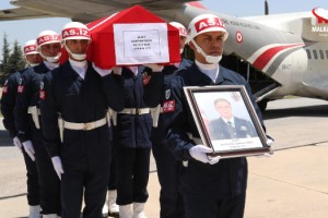 Şehit Pilot Özen'in cenazesi, Eskişehir'e getirildi