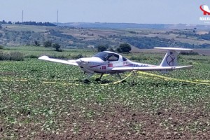 Tekirdağ'da eğitim uçağı, tarlaya zorunlu iniş yaptı