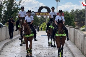 Kırkpınar Yağlı Güreşleri'nin yapıldığı Sarayiçi'nde, atlı polisler görevlendirildi