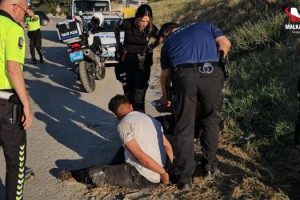 Polisten kaçan motosikletli başka motosikletle çarpıştı; 2 yaralı