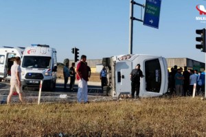 Tekirdağ’da hafif ticari araç, servis midibüsüne çarptı: 11 yaralı