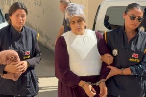 Sevgilisiyle birlikte, uyuyan kocasını şarj kablosuyla boğdu