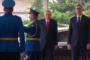 Cumhurbaşkanı Erdoğan, Sırbistan’da resmi törenle karşılandı