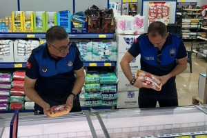 Süleymanpaşa Belediyesi Zabıta Ekiplerinden Market Denetimi