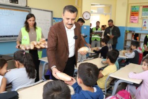 Başkan Kırgöz'den öğrencilere beslenme desteği