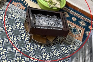 Evde yakılan mangaldan zehirlenerek öldü, eşinin durumu ağır