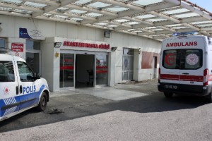 Annesinin elini bırakıp yola çıkan 6 yaşındaki İbrahim’e otomobil çarptı