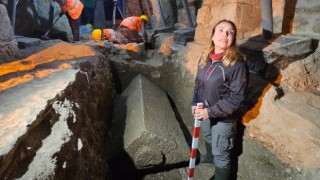 Noel Baba'nın kilisesinde lahit bulundu; Aziz Nikolaos'un mezarı olabilir