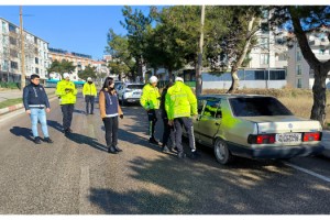 Polis, vatandaşların yeni yılını kutladı