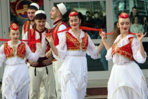 Edirne'de Uluslararası Balkan Halk Oyunları Festivali başladı