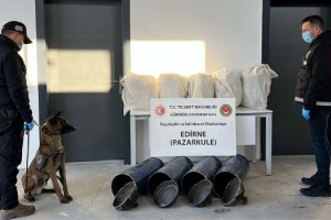 Pazarkule'de hafif ticari araçta 34,5 kilo uyuşturucu ele geçirildi