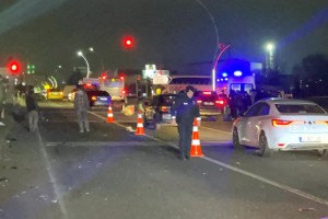 3 aracın karıştığı kazada motosikletin sürücüsü öldü