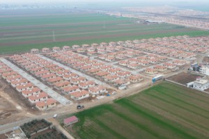 Bakan Kurum: Türkiye'nin ilk 'kırsal uydu kenti' deprem bölgesinde inşa edildi