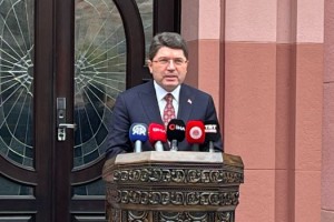 Bakan Tunç: Savunmanın yapılacağı yer sokaklar değil, yargı makamlarıdır