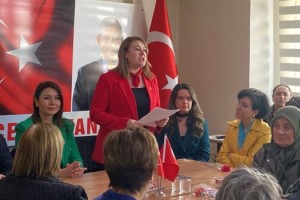 CHP Malkara Kadın Kolları, “Dünyanın Bütün Kadınlarıyla Dayanışma İçinde “8 Mart Dünya Emekçi Kadınlar Gününü” kutluyoruz.