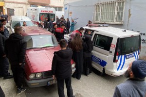 Komşular arasında 'yüksek ses' kavgası; 1 yaralı