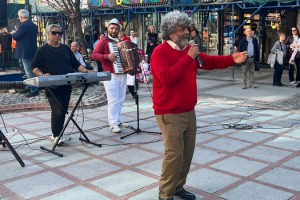 Roman çeribaşı Kakava Şenlikleri için şarkı hazırladı