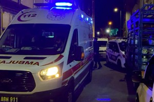 Tartıştığı erkek arkadaşını bıçakla yaraladı