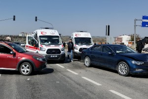 Tekirdağ'da 2 otomobil çarpıştı; 5 yaralı