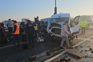 Tekirdağ’da işçi servis minibüsleri çarpıştı: 18 yaralı