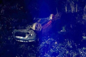 Tekirdağ'da yoldan çıkarak takla atan otomobilde, 3 kişi yaralandı