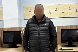 Ehliyet sınavında kopya düzeneğiyle yakalandı; kulaklık hastanede çıkarıldı