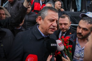 Özgür Özel: Bir ülkede meydanlar özgürse demokrasi vardır