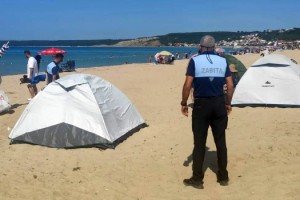Saros Körfezi’nde sahillere izinsiz kurulan çadırlar kaldırıldı