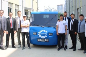 Tekirdağ'da lise öğrencileri, yerli imkanlarla elektrikli kamyonet üretti